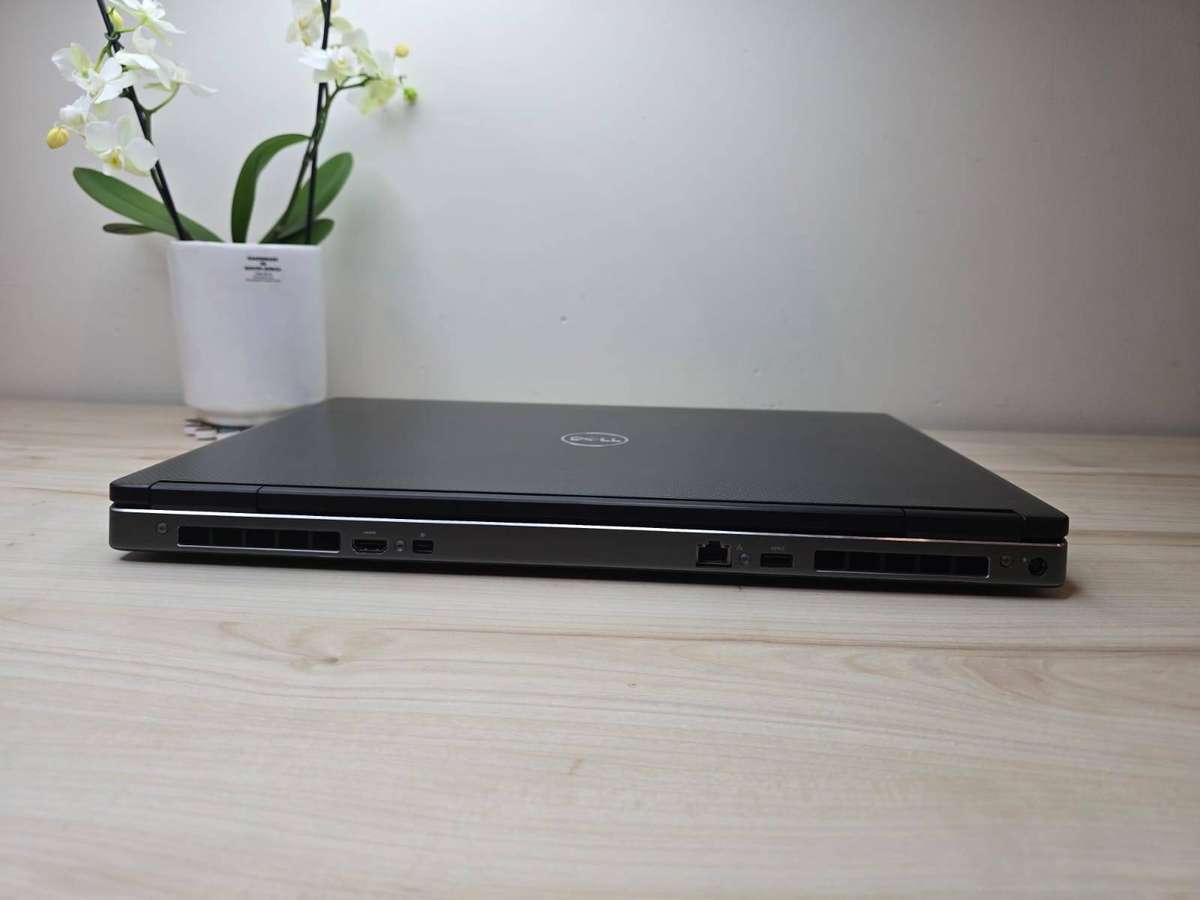 Dell Precision 7730 17.3 Workstation | Intel Core i7-8750H | 16GB RAM | 256GB SSD | New Battery