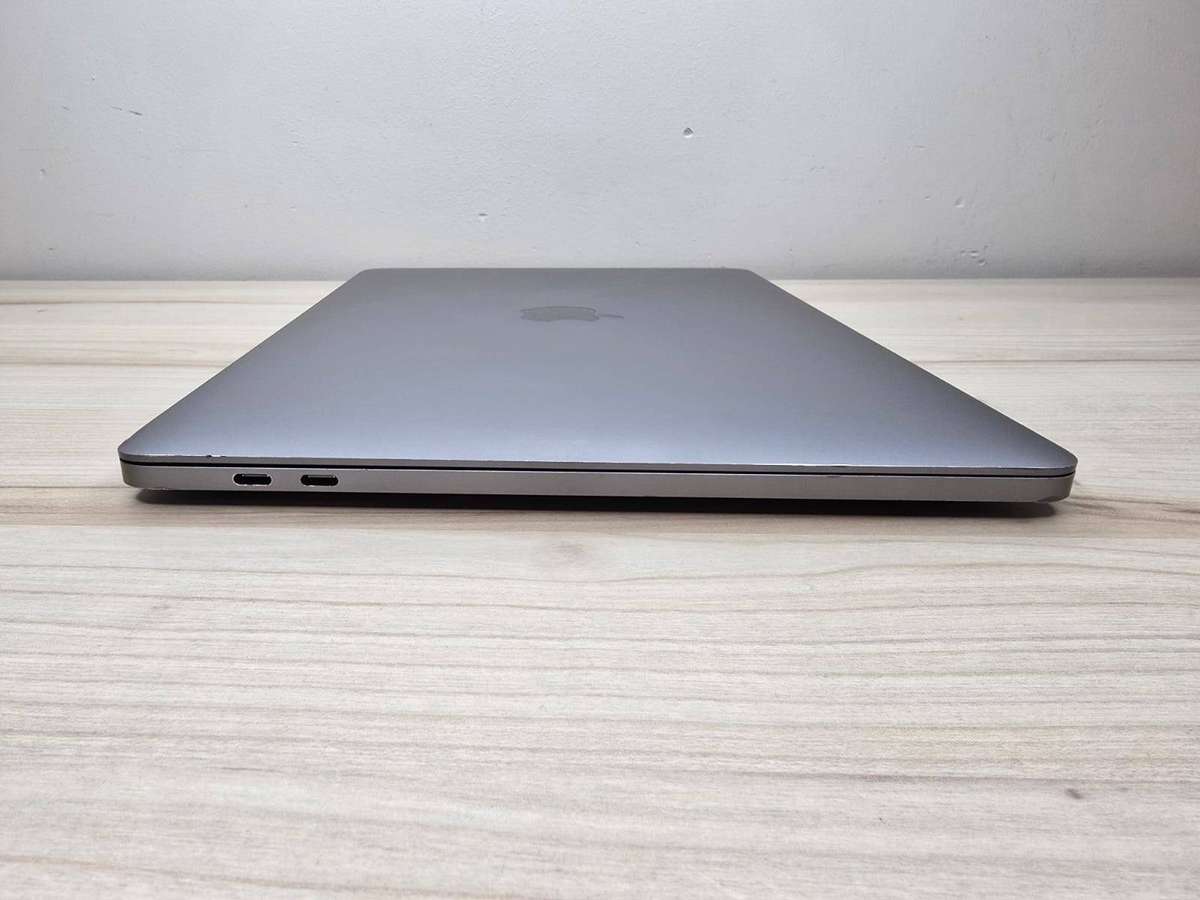 Apple MacBook Pro 13-inch 2018 | Core i5 | 16GB RAM | 256GB SSD | Touch Bar | Space Grey