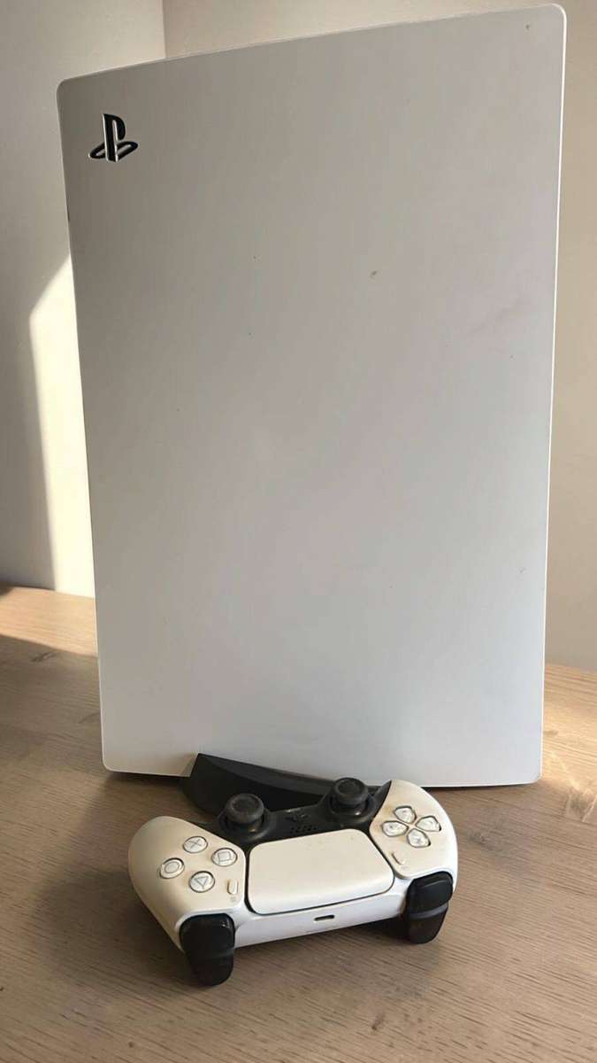 Sony PS5 Disc Edition Console | 2x DualSense Controllers | 825GB