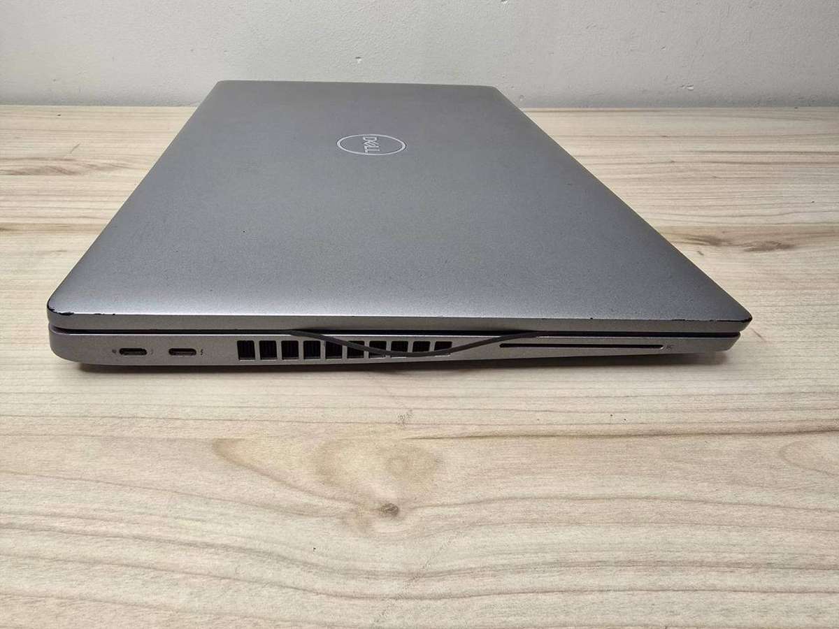 Dell Latitude 5530 LTE | i5-1235U 12th Gen vPro, 8GB/256GB SSD, Iris Xe | 15.6