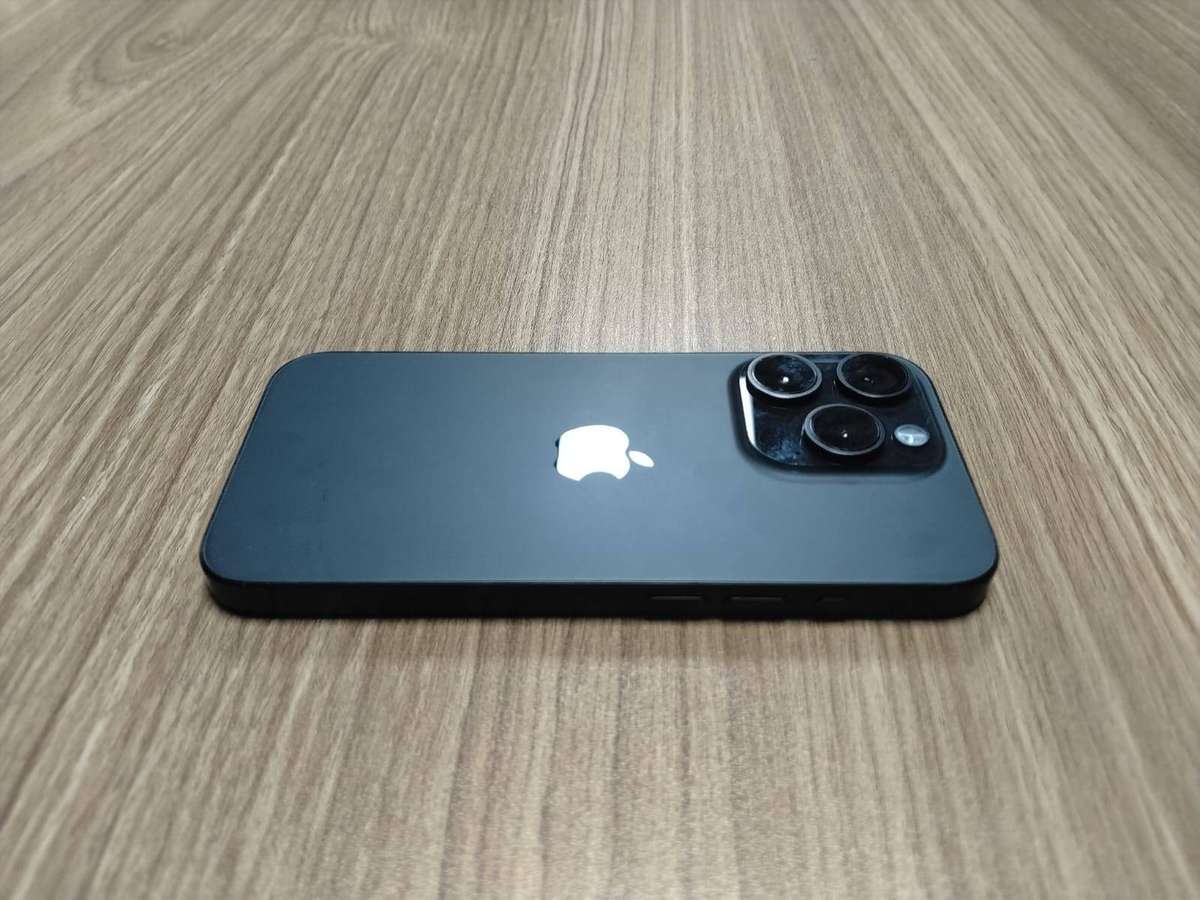 iPhone 15 Pro 256GB | Black Titanium | 87% Battery Health