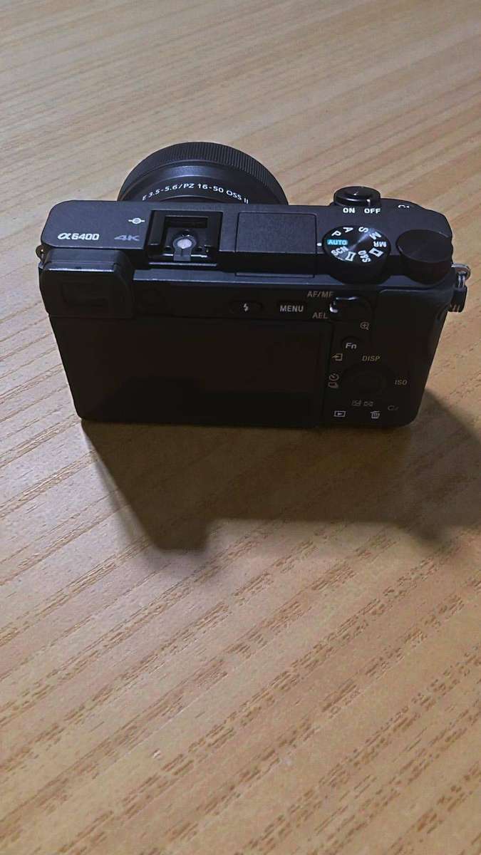 SONY A6400 24.2MP 4K MIRRORLESS CAMERA + 16-50MM OSS II LENS + SONY GP-VPT2BT GRIP