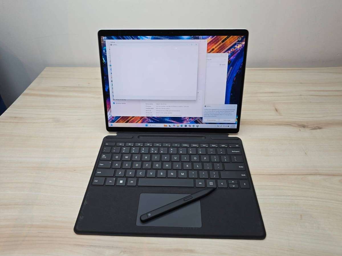 Microsoft Surface Pro 8 | 11th Gen i3 | 8GB RAM | 128GB SSD | Touchscreen | Iris Xe | Keyboard + Pen