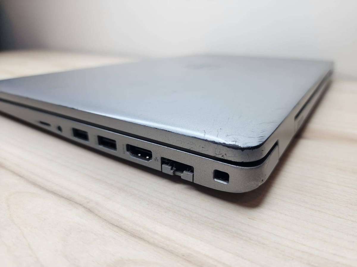 Dell Latitude 5520  11th Gen i7 | 15.6 | 16GB RAM | 512GB SSD | SIM | Iris Xe