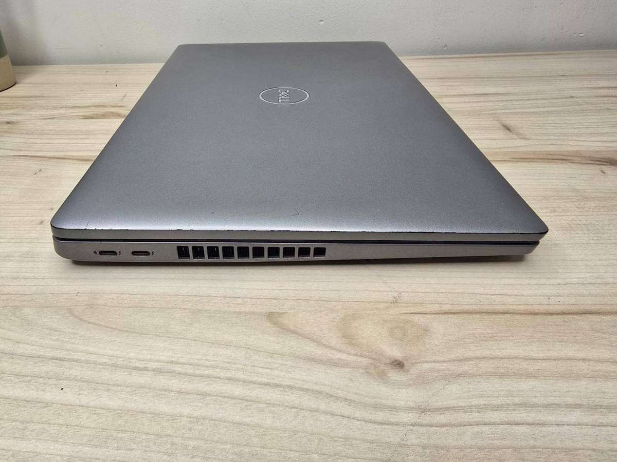 Dell Latitude 5520 | i5-1145G7 vPro 11th Gen | 8GB | 256GB SSD | LTE | Iris Xe