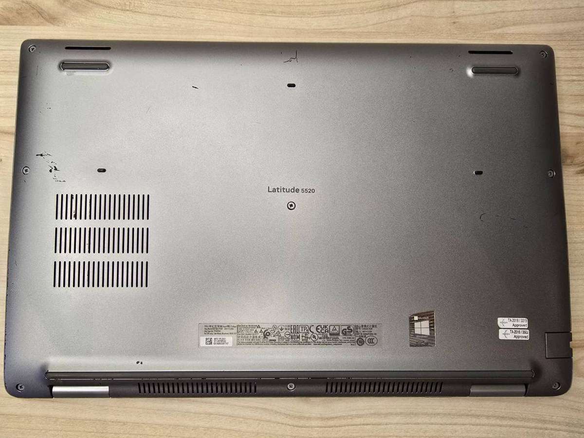 Dell Latitude 5520 i5 11th Gen | 8GB | 256GB SSD | LTE | Iris Xe | 15.6 FHD