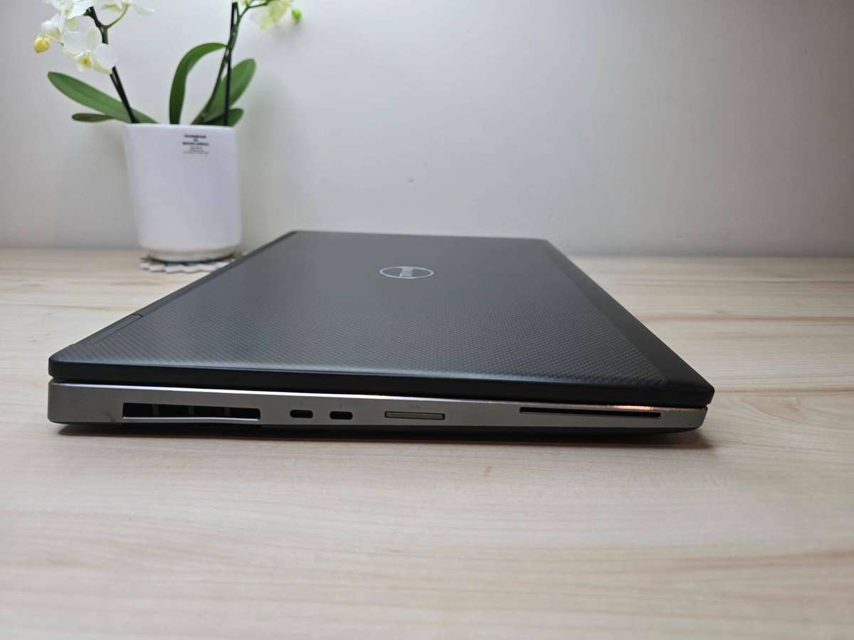 Dell Precision 7730 17.3 Workstation | Intel Core i7-8750H | 16GB RAM | 256GB SSD | New Battery