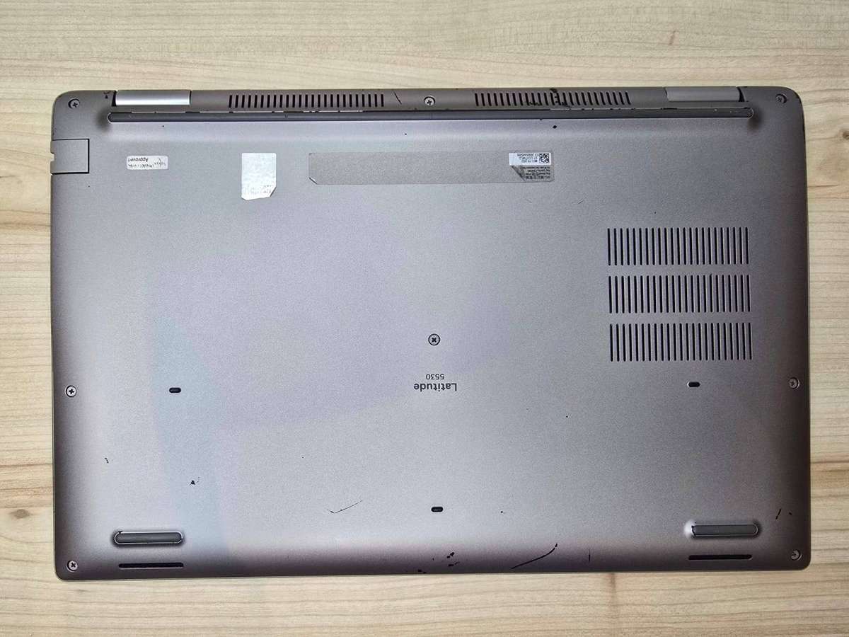 Dell Latitude 5530 LTE | i5-1235U 12th Gen vPro, 8GB/256GB SSD, Iris Xe | 15.6