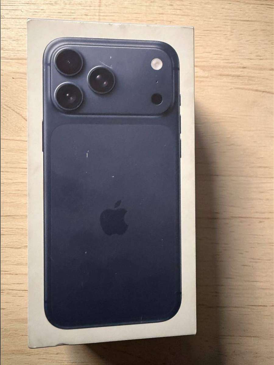 iPhone 17 Pro Max 1TB  100% Battery   Mint  Apple Warranty Unlocked
