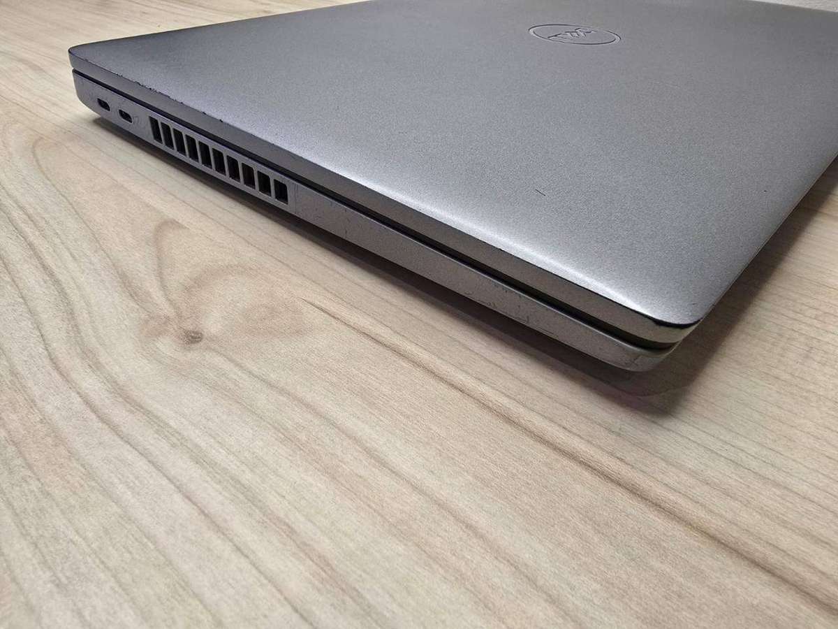 Dell Latitude 5520 i5 11th Gen | 8GB | 256GB SSD | LTE | Iris Xe | 15.6 FHD