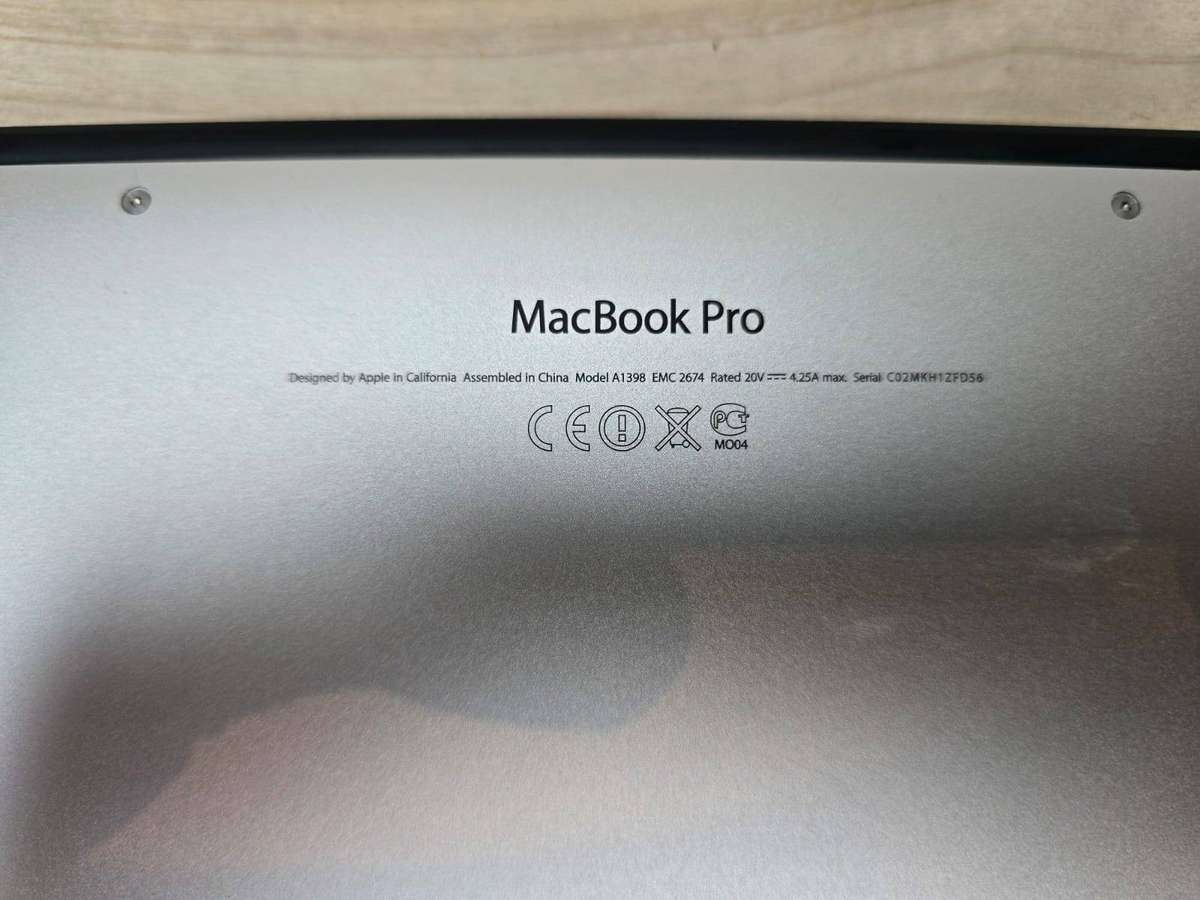 MacBook Pro 15 i7 QUAD  RETINA  SSD  BIG SCREEN DEAL