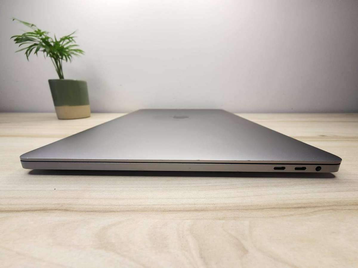 APPLE MACBOOK PRO 16 2019 | i7 6-CORE | 16GB RAM | 512GB SSD | TOUCH BAR
