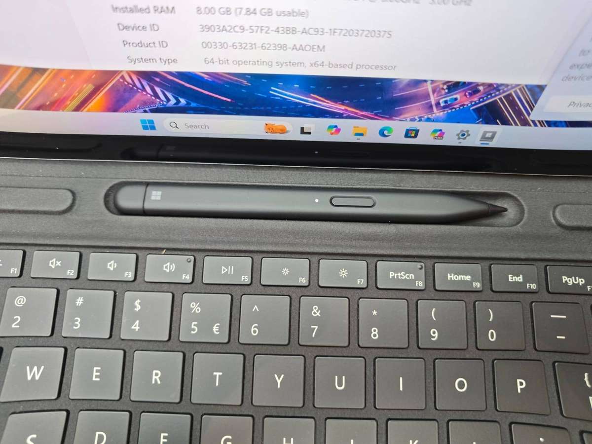 Microsoft Surface Pro 8 | 11th Gen i3 | 8GB RAM | 128GB SSD | Touchscreen | Iris Xe | Keyboard + Pen
