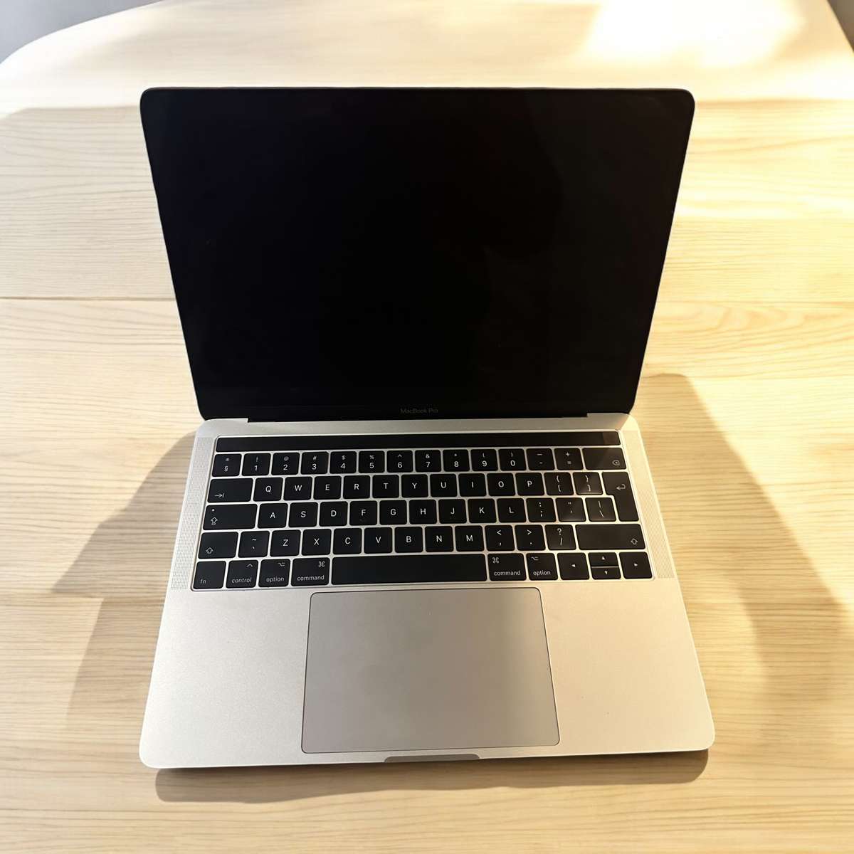 MACBOOK PRO 2017 CORE I5 8GB RAM 500GBSSD