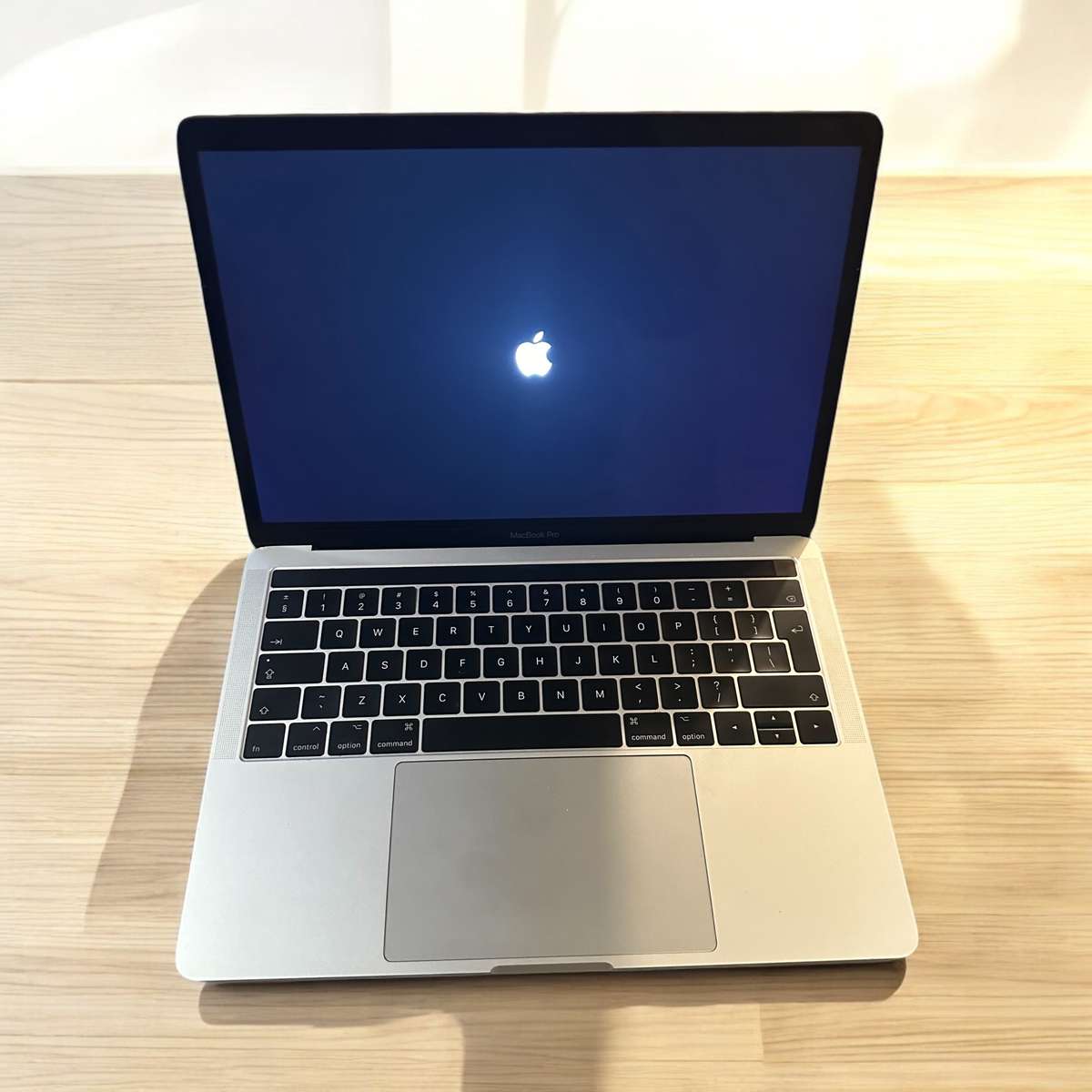MACBOOK PRO 2017 CORE I5 8GB RAM 500GBSSD