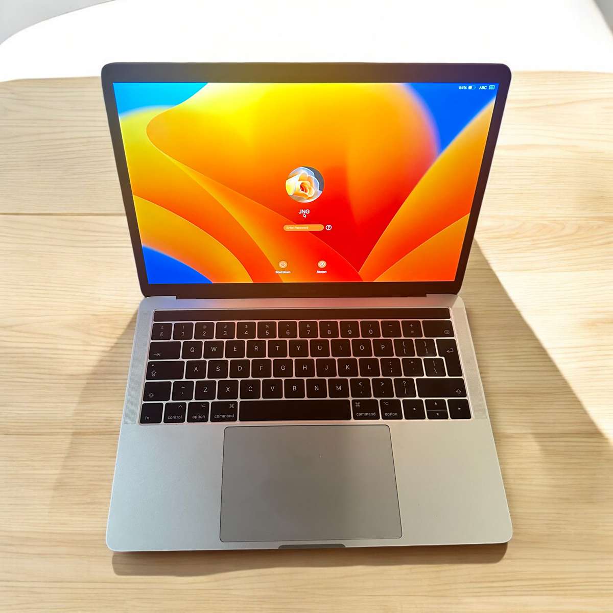 MACBOOK PRO 2017 CORE I5 8GB RAM 500GBSSD
