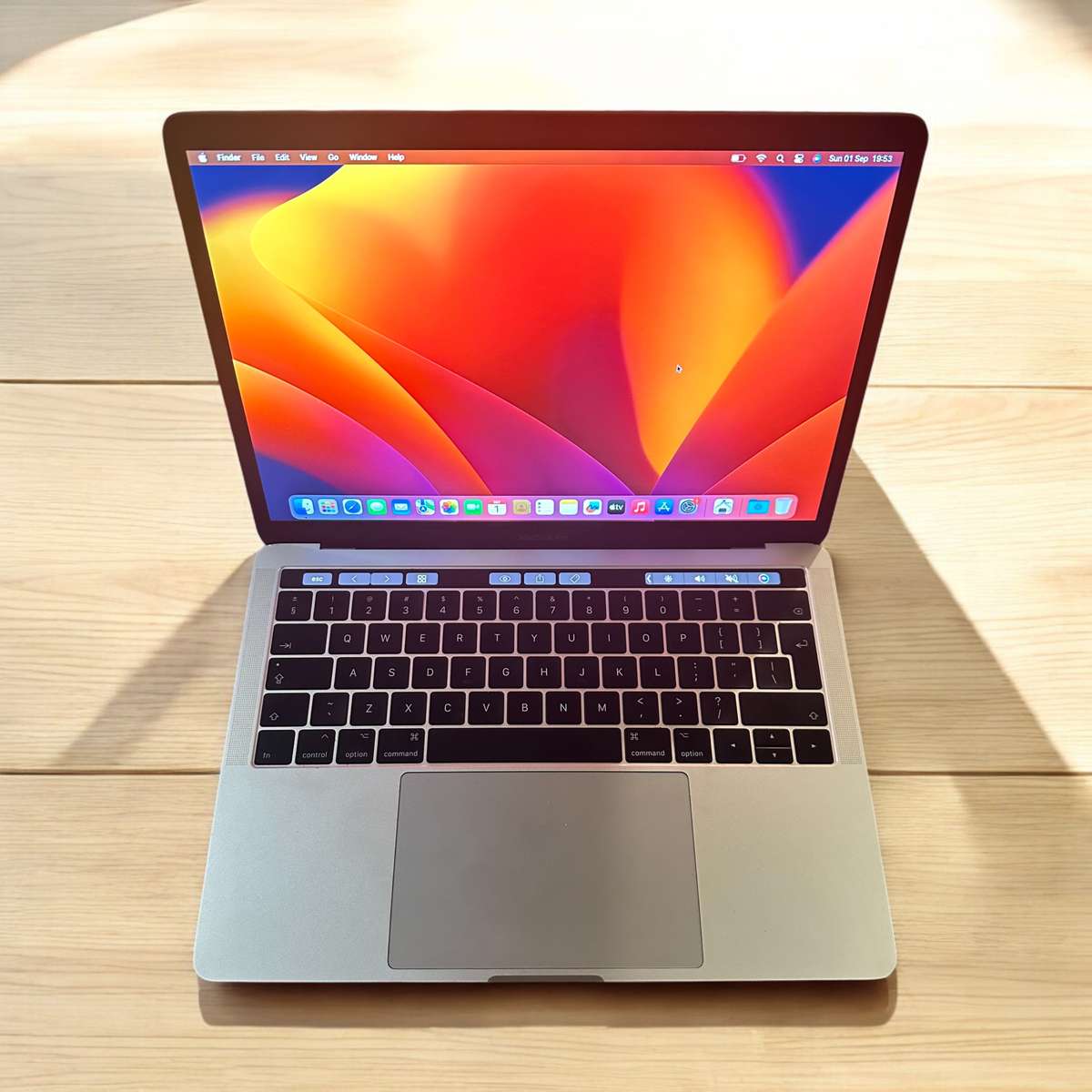 MACBOOK PRO 2017 CORE I5 8GB RAM 500GBSSD