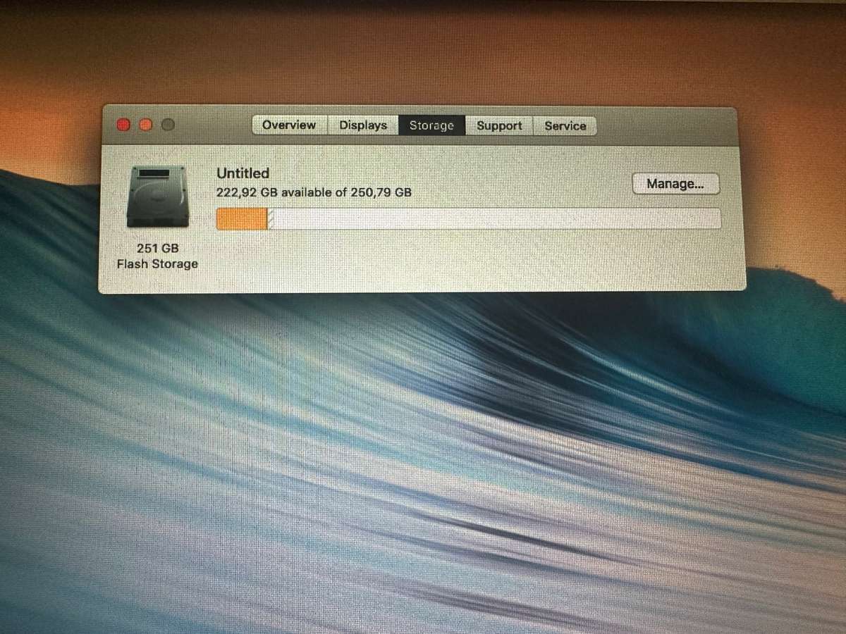 MACBOOK  AIR 11 INCH 2010