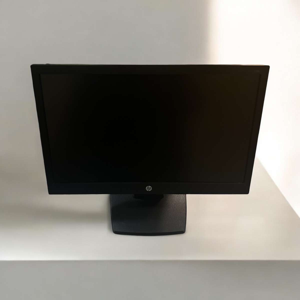 HP V194 18.5' HD Monitor