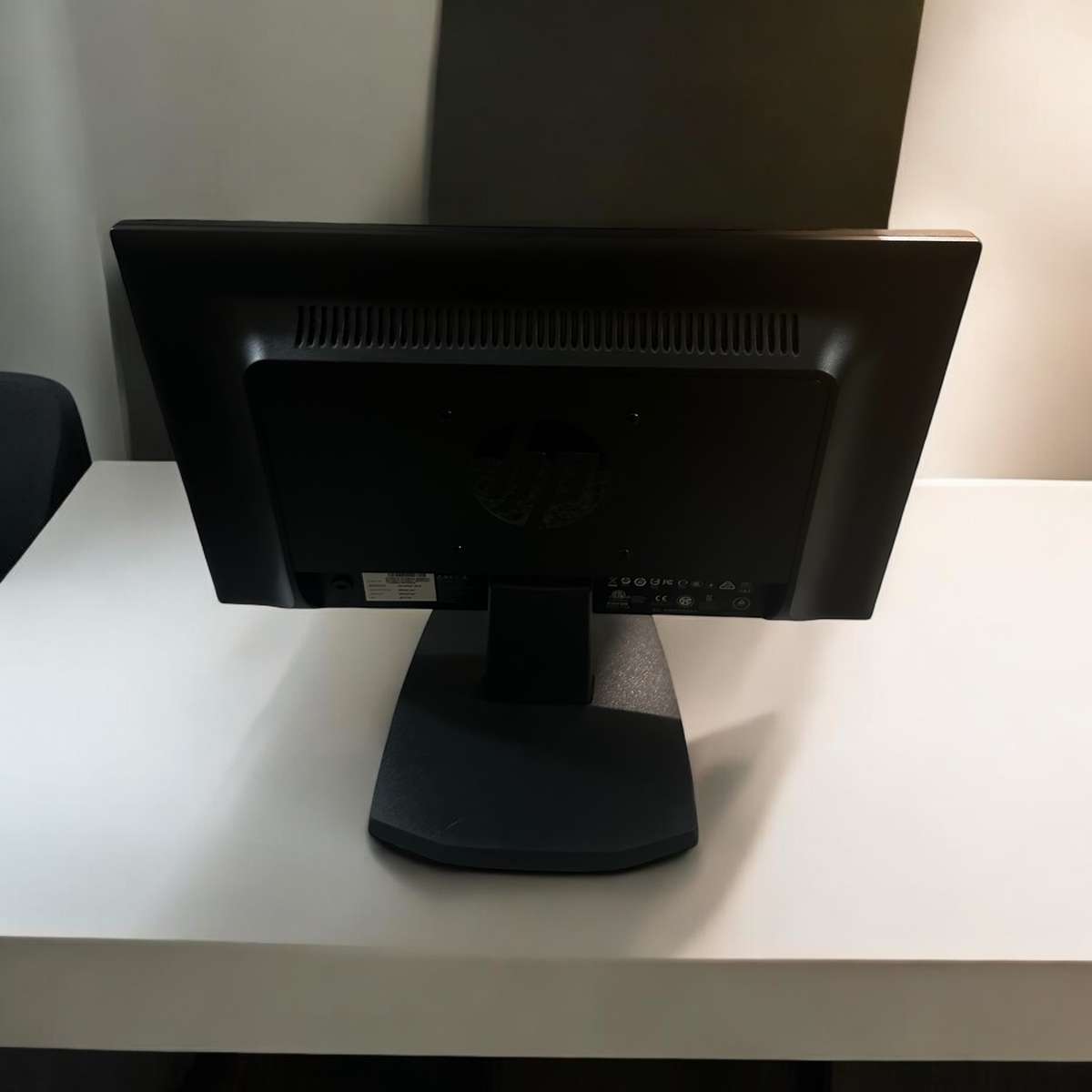 HP V194 18.5' HD Monitor
