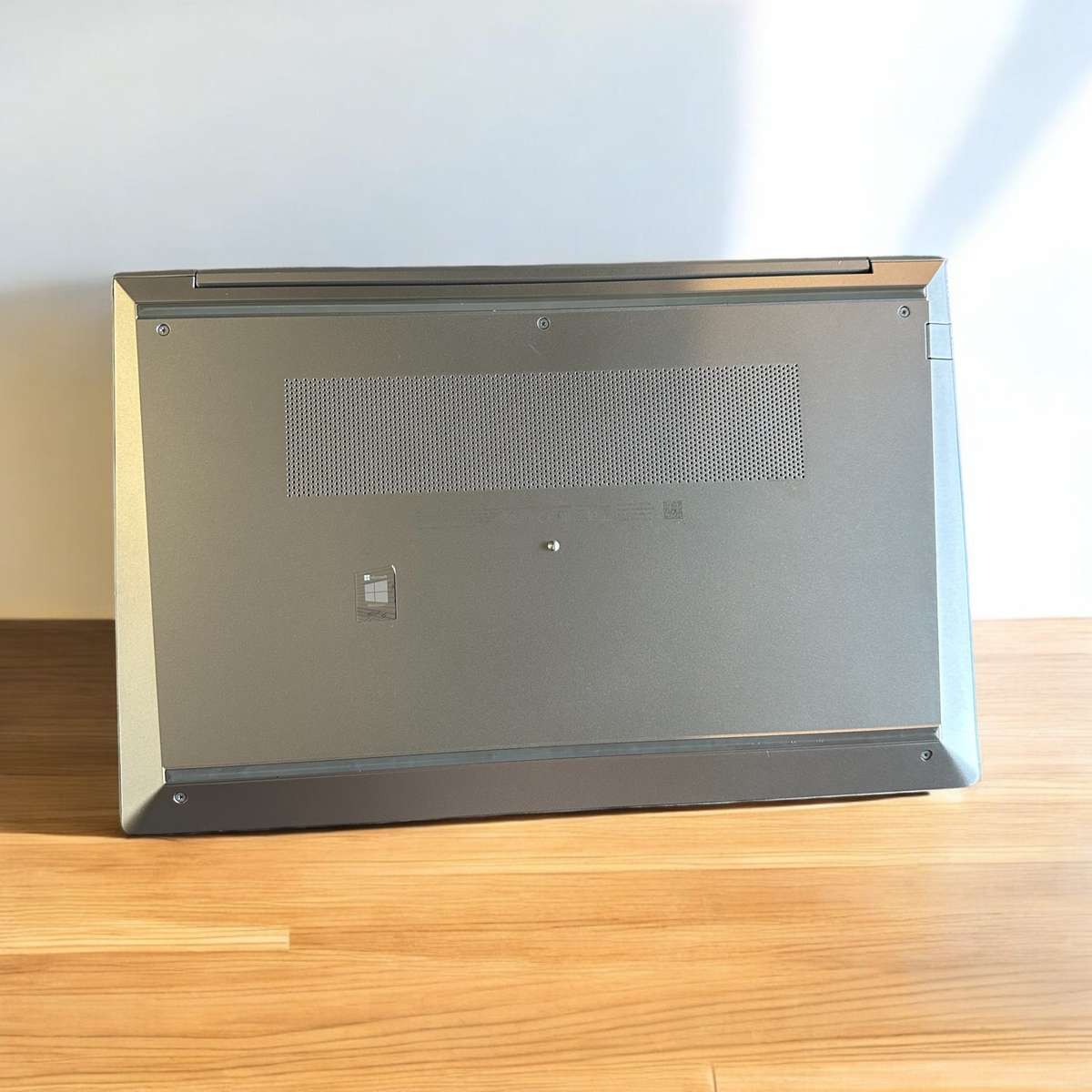 HP ProBook 450 G8 , 15.6` Notebook - 11th Gen Intel Core i5-1135G7, 256GB SSD, 8GB RAM Xe Graphics