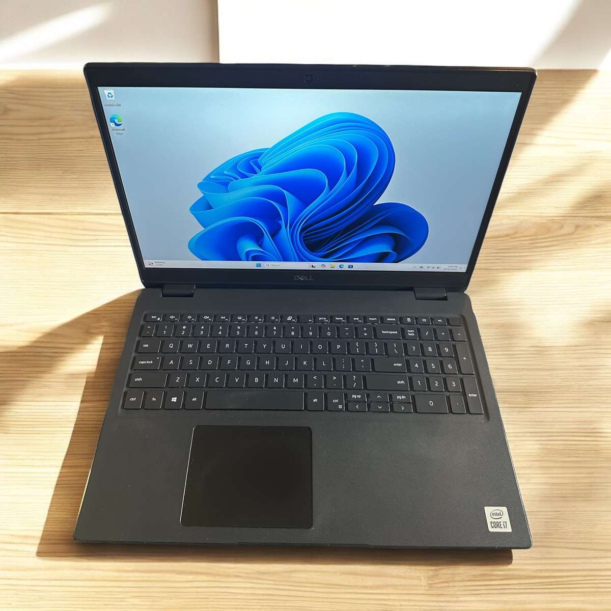 Dell Latitude 3510, 10th Gen i7-10510U, 16GB RAM. 256GB NVMe SSD, 15.6` FHD Display