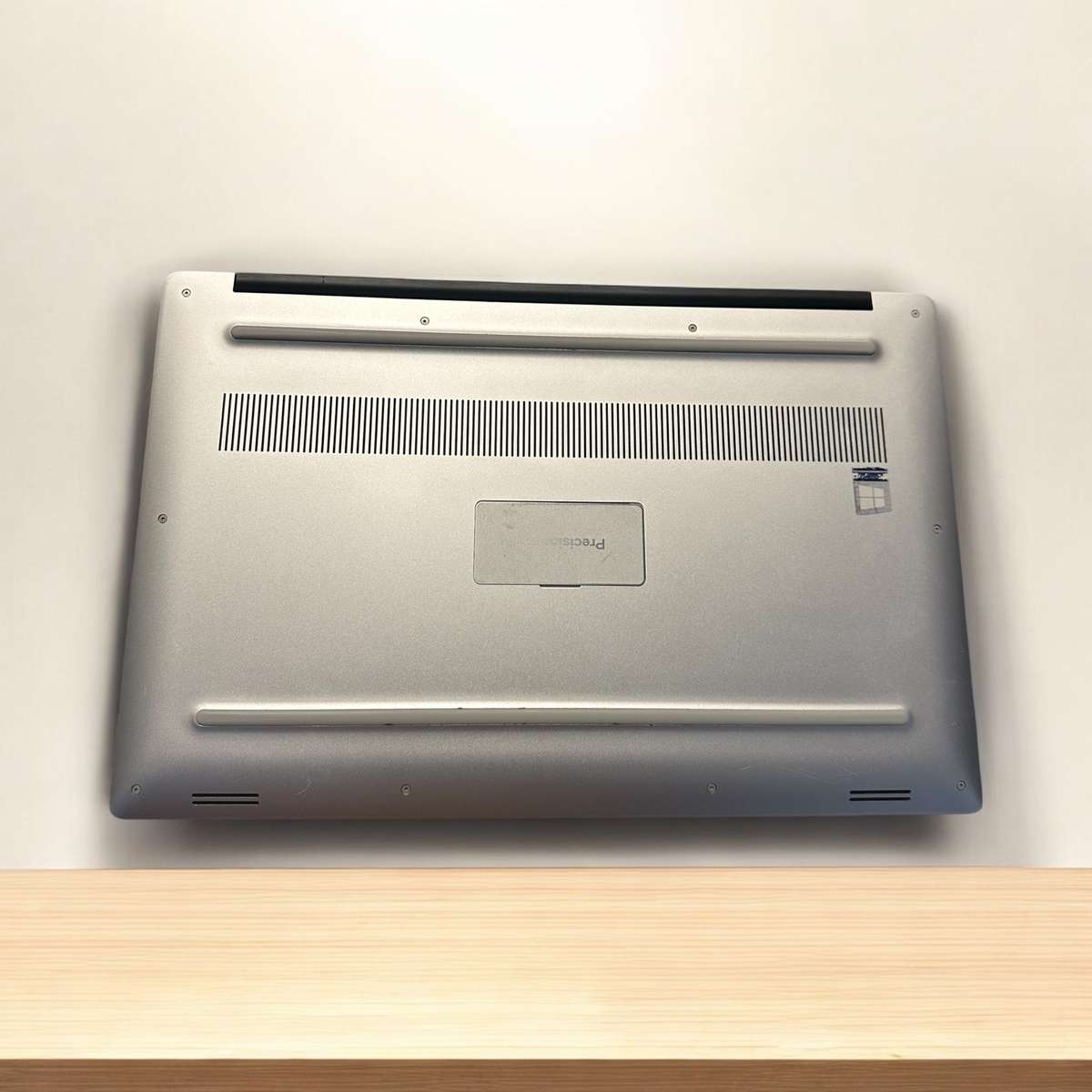 Dell Precision 5540 Mobile Workstation  Core i7-9750H /  / 16GB RAM / 512GB SSD / Quadro T1000