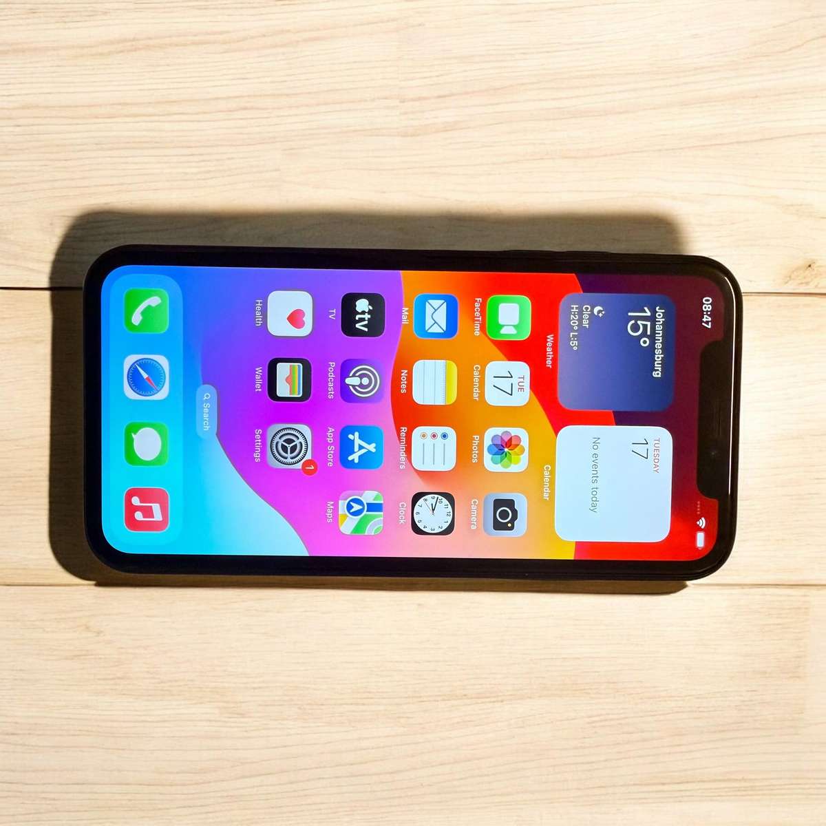 I phone xr 64gb 80% batt health mint