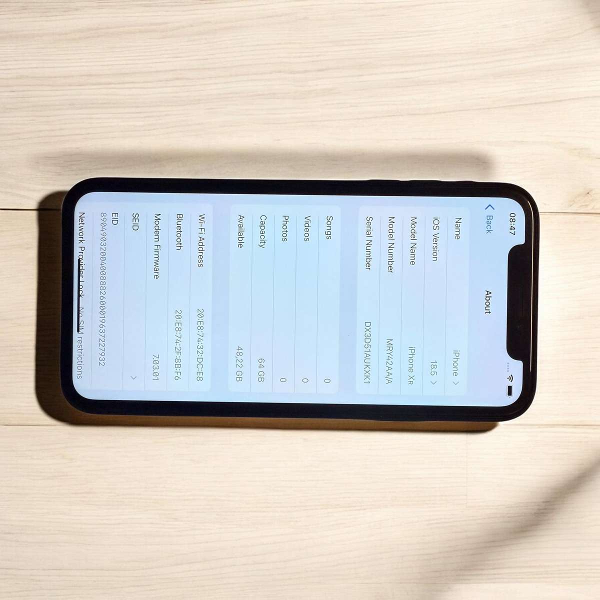 I phone xr 64gb 80% batt health mint