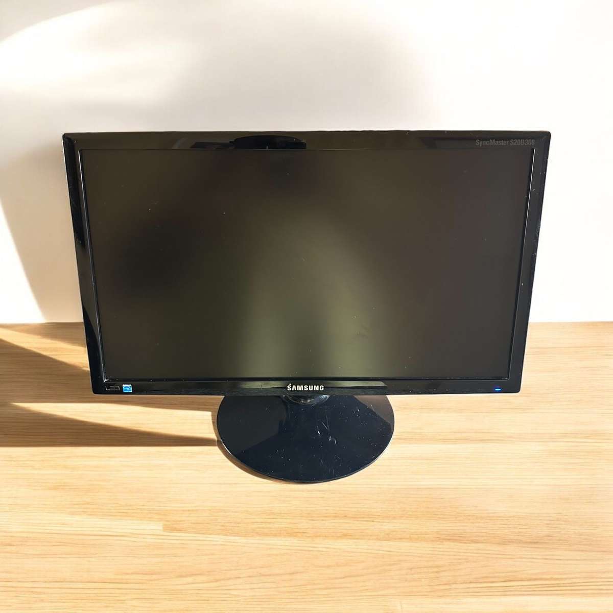 SAMSUNG S20B300B - 20INCH - LED