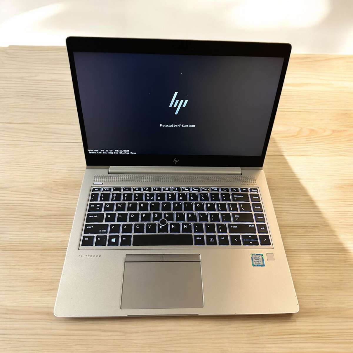 HP EliteBook 840 G5  8th Gen i5-8350U@1.6GHz, 8GB RAM, 256GB SSD,UHD GRAPHICS 620 FHD Display LTE