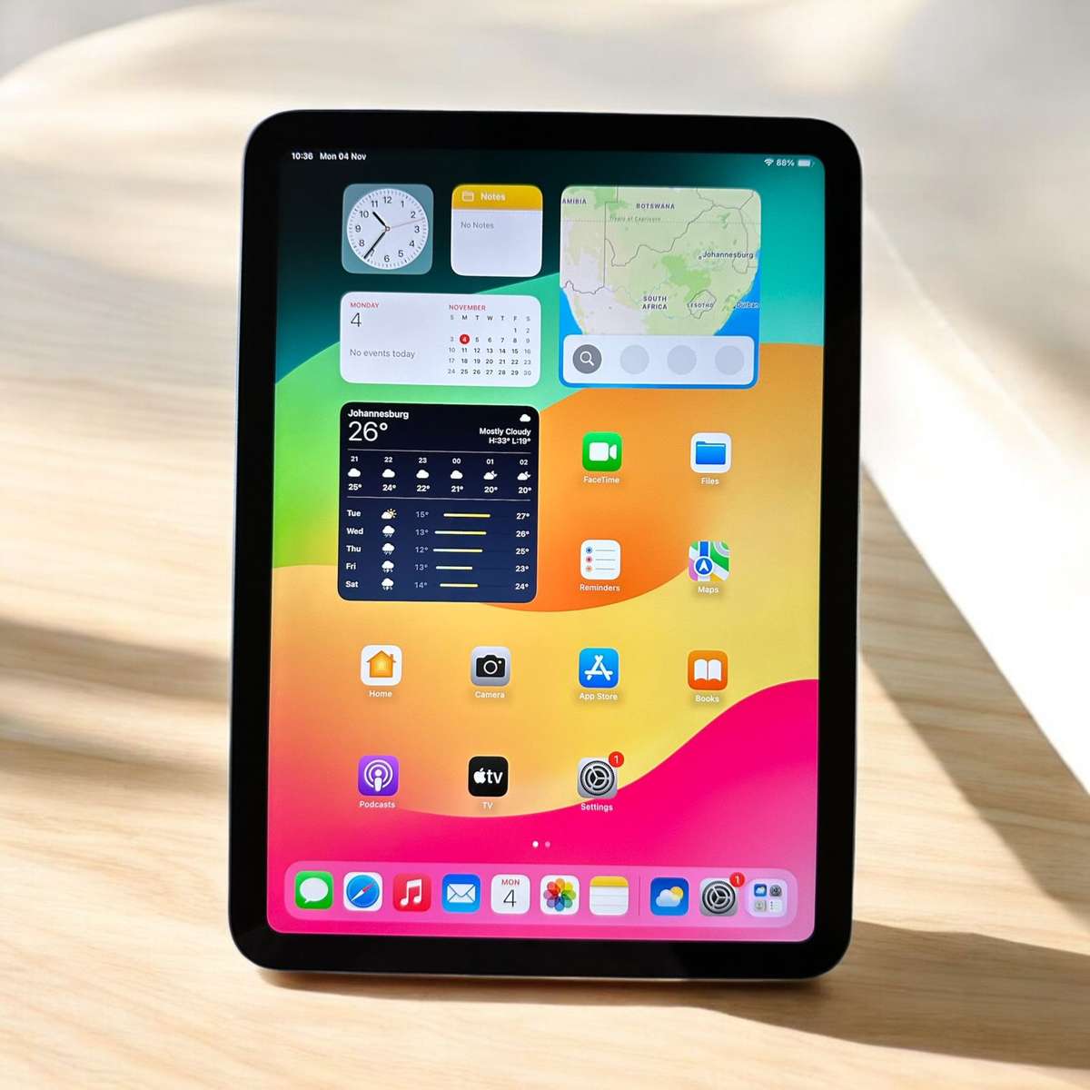 Ipad [10th Gen} WiFi-256GB Silver Mint Condition