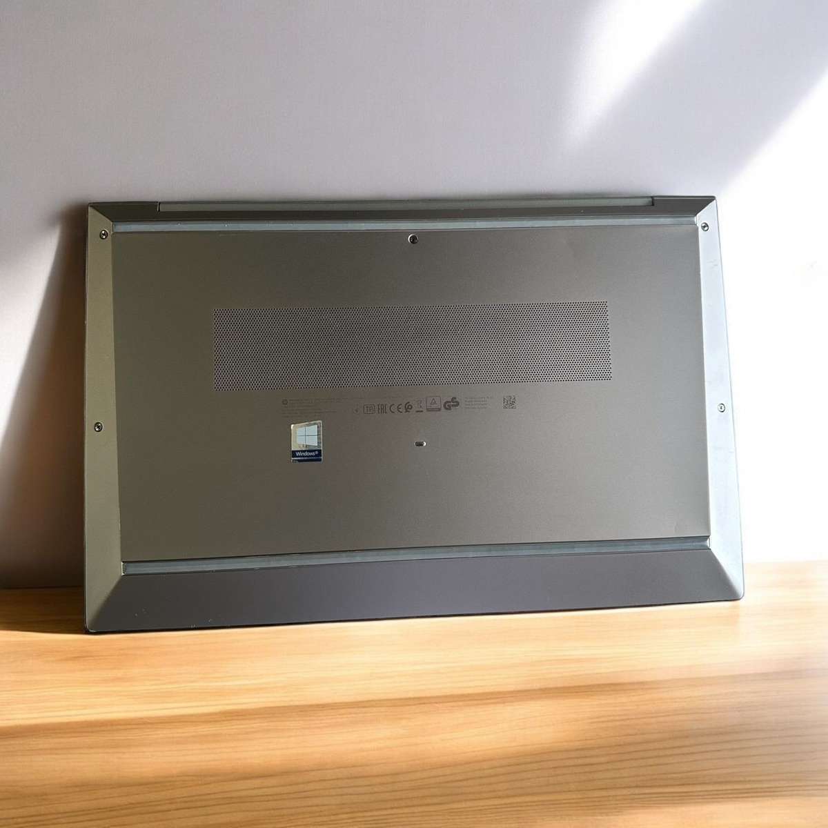 Hp ZBook Firefly 15 G7 Mobile Work Station HD Core i5-10310U 512GBSSD 32GB RAM LTE