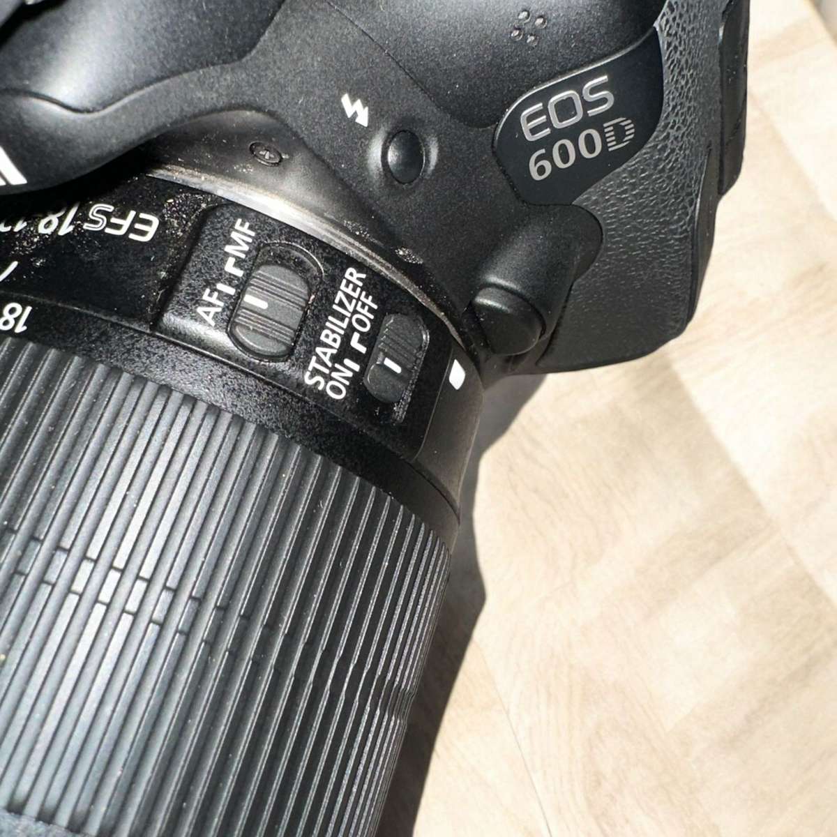 Canon 600d wioth 18-135mm Lense Mint Condition with  Extras