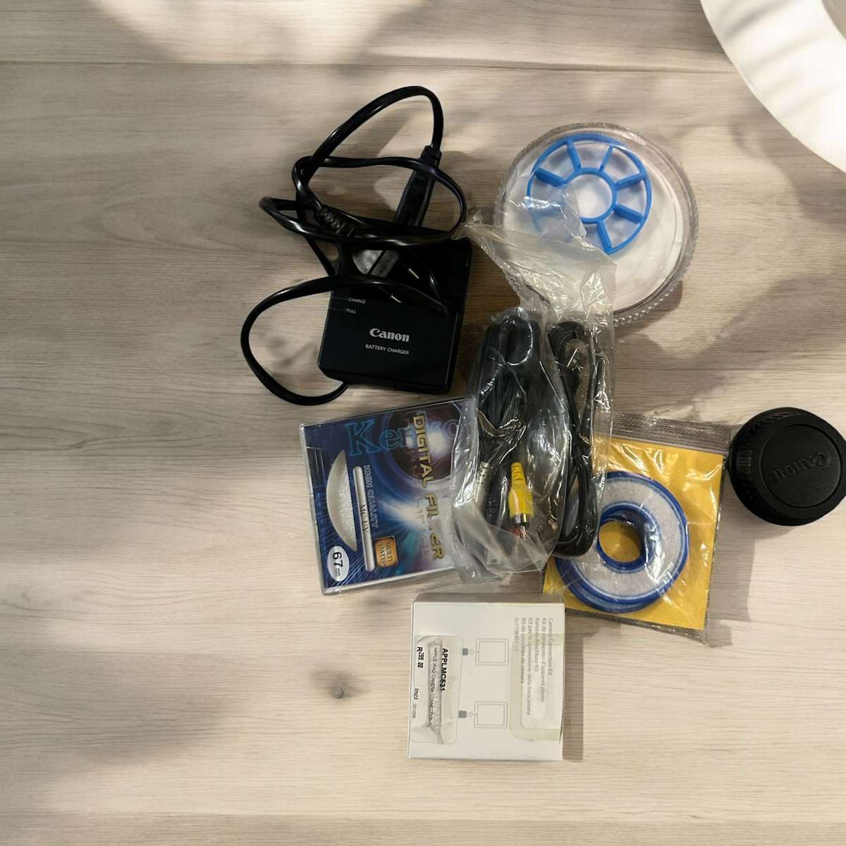 Canon 600d wioth 18-135mm Lense Mint Condition with  Extras