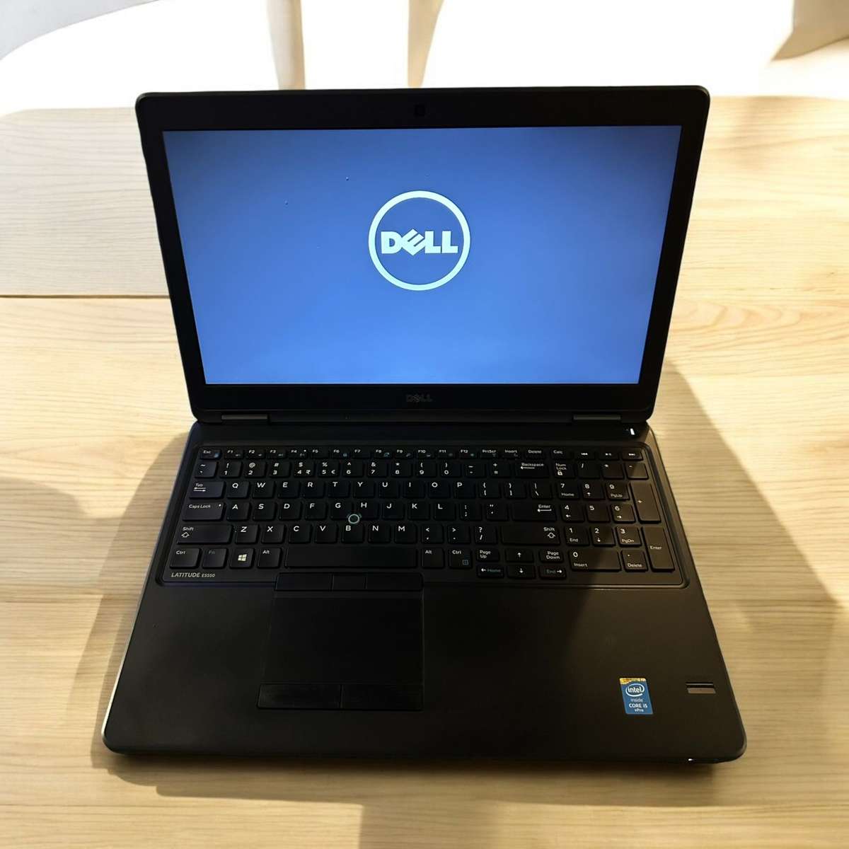 Dell Latitude E5550, ,Intel i5-5300U@2.3GHz, 4GB RAM, 500GB hdd,