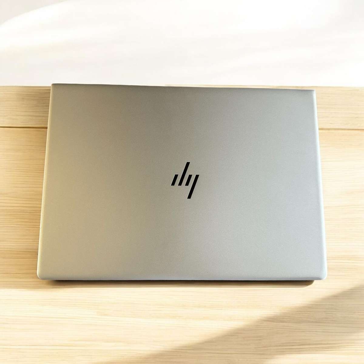 HP EliteBook 840 G5  8th Gen i5-8350U@1.6GHz, 8GB RAM, 256GB SSD,UHD GRAPHICS 620 FHD Display LTE