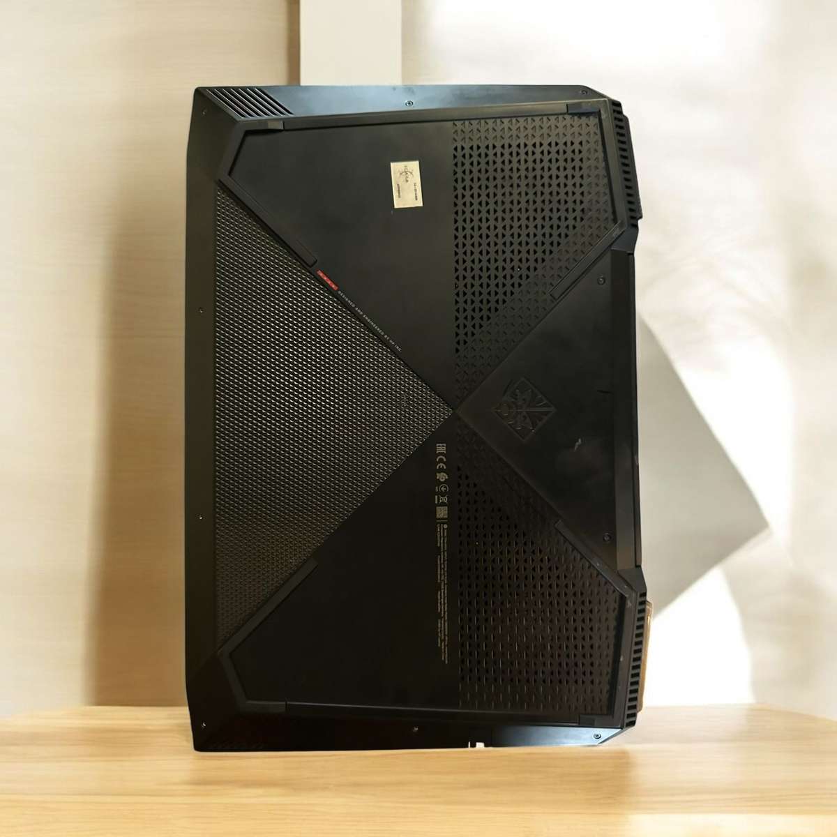 HP OMEN  - 15-ce004ni Gaming laptop 24gb Ram 256gb ssd 2tb Hdd Nvidia Geforce GTX 1060 Max Q Design