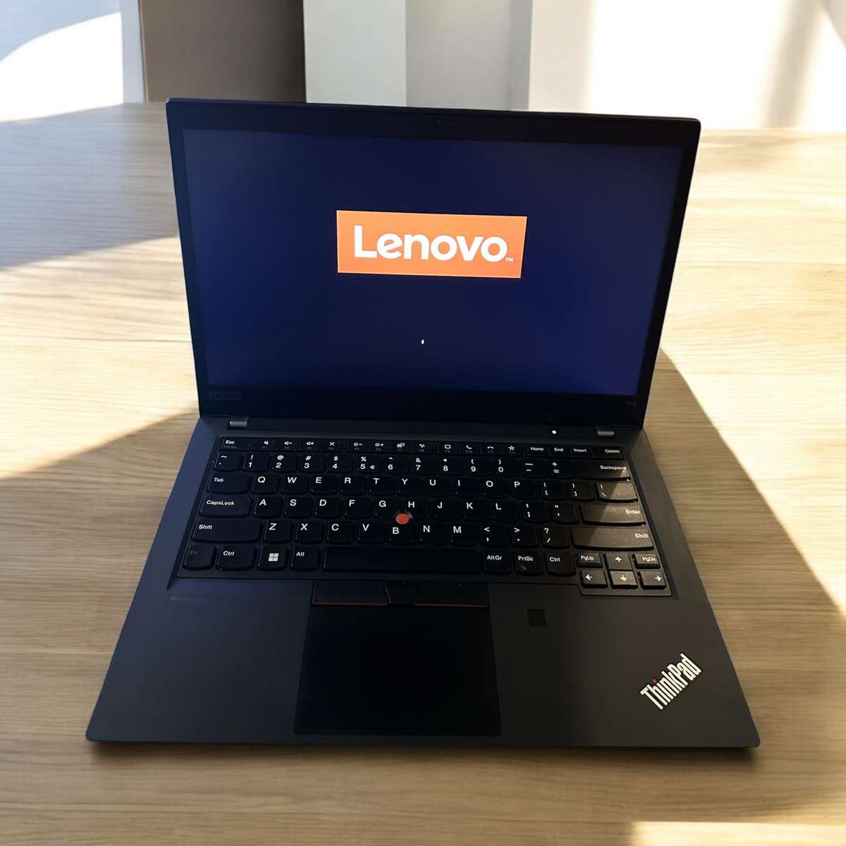 Lenovo ThinkPad T14 Gen 2 Notebook PC  Core i7-1165G7 / 14.0 FHD / 16GB RAM / 512GB SSD LTE
