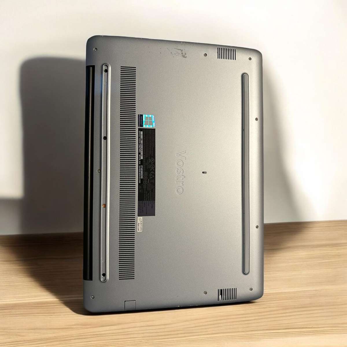 Dell Vostro 5581 8th Gen Intel Core i5-8265U, 8GB RAM 256GBSSD