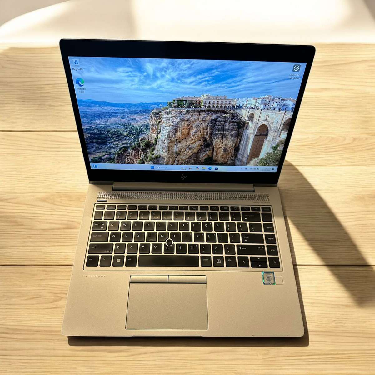 HP EliteBook 840 G5   i7-8665U@1.9GHz, 16GB RAM, 256GB SSD FHD Display LTE Radeon RX 540 Series