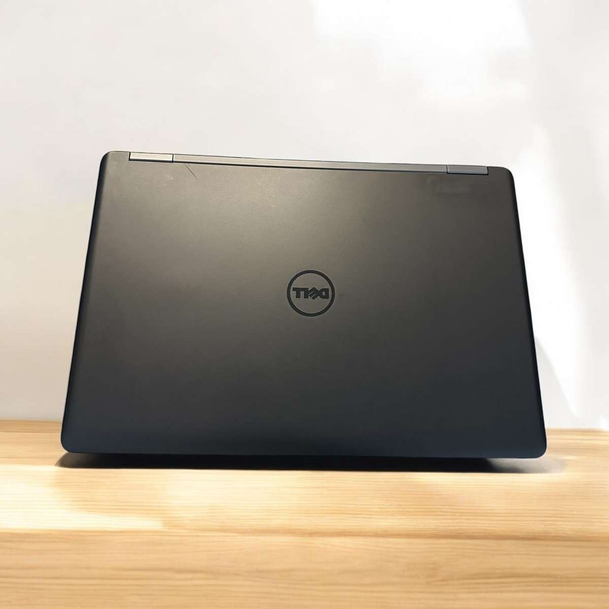 Dell Latitude E5550, ,Intel i5-5300U@2.3GHz, 4GB RAM, 500GB hdd,