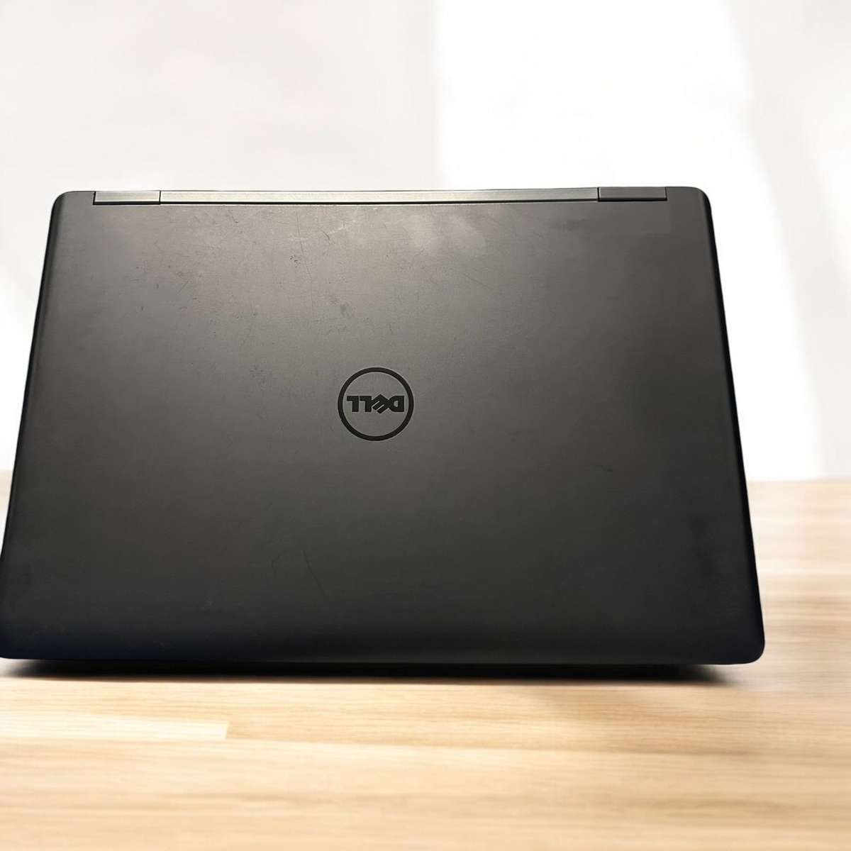 DELL  E5250 12.5'' 8GB RAM 500HDD  NEW BATTERY MINT CONDITION