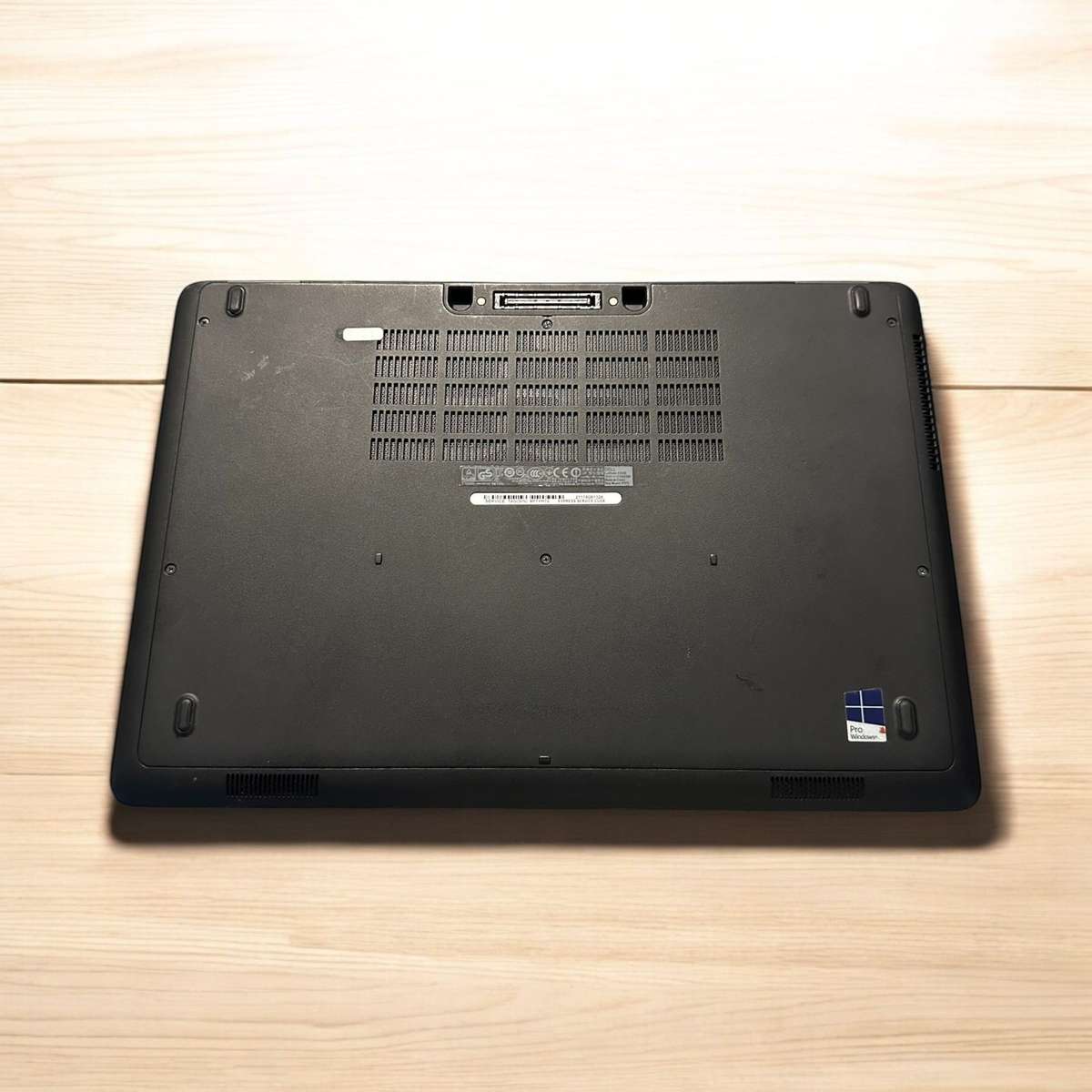 DELL  E5250 12.5'' 8GB RAM 500HDD  NEW BATTERY MINT CONDITION