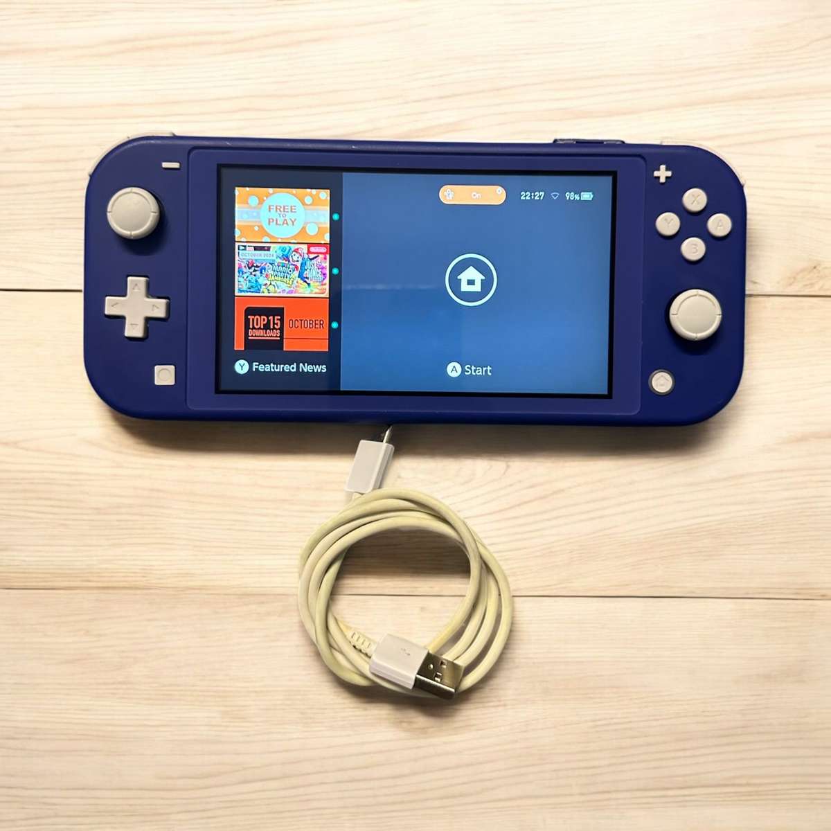 Nintendo Switch Light Model Mod.Hdh-001 With 64gb sd card & 1 game