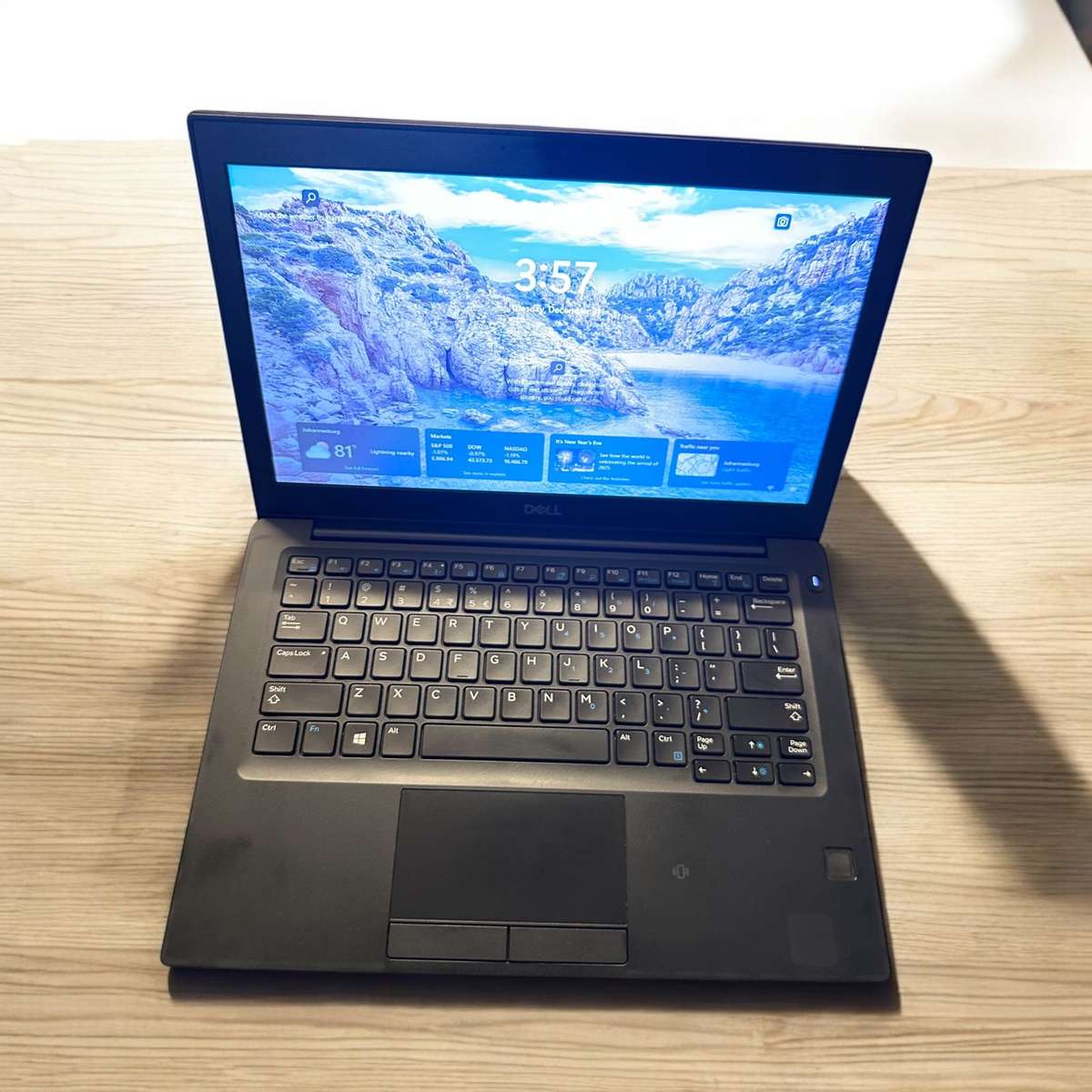 Dell Latitude 7290 Notebook PC  Core i7-8600U / 12.5 HD / 8GB RAM / 256GB SSD / 4G LTE /