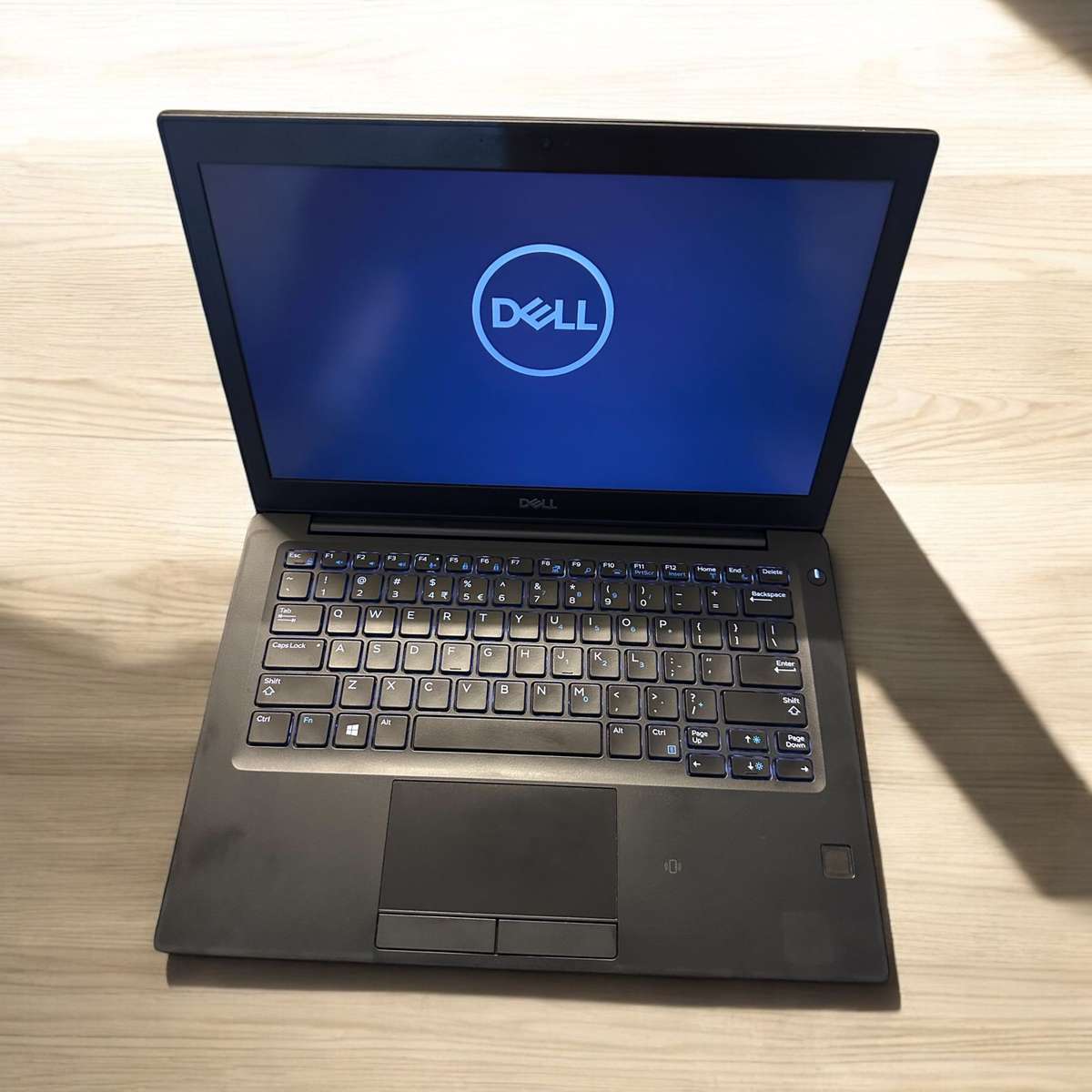 Dell Latitude 7290 Notebook PC  Core i7-8600U / 12.5 HD / 8GB RAM / 256GB SSD / 4G LTE /