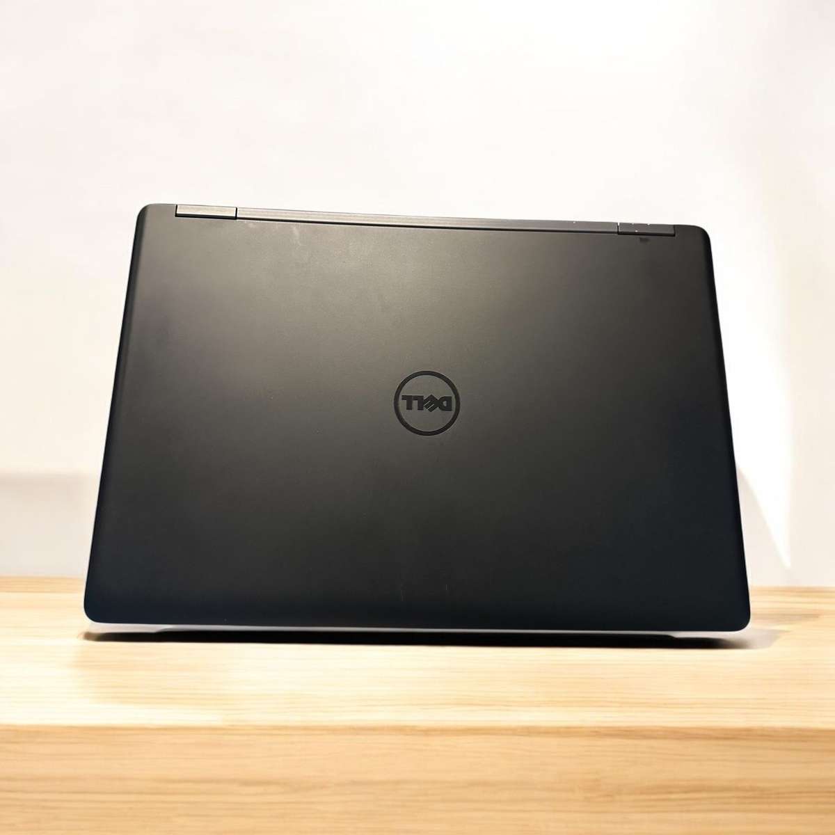 Dell Latitude E5550, ,Intel i5-5300U@2.3GHz, 8GB RAM, 180gbssd New  Batt