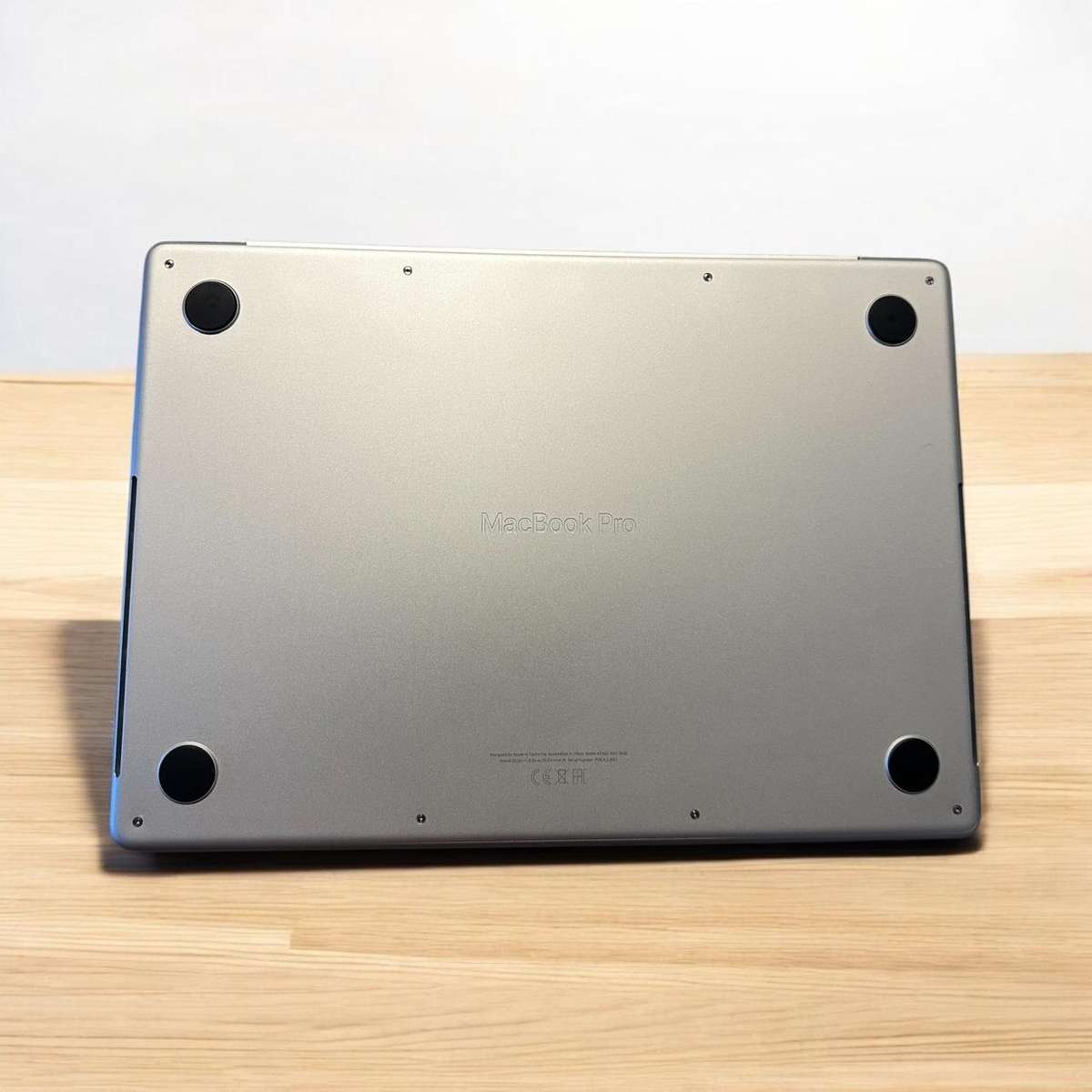 MacBook Pro 14 inch 2021 3.5GHz M1 Pro 16GB RAM 512GB SSD Space Grey Mint