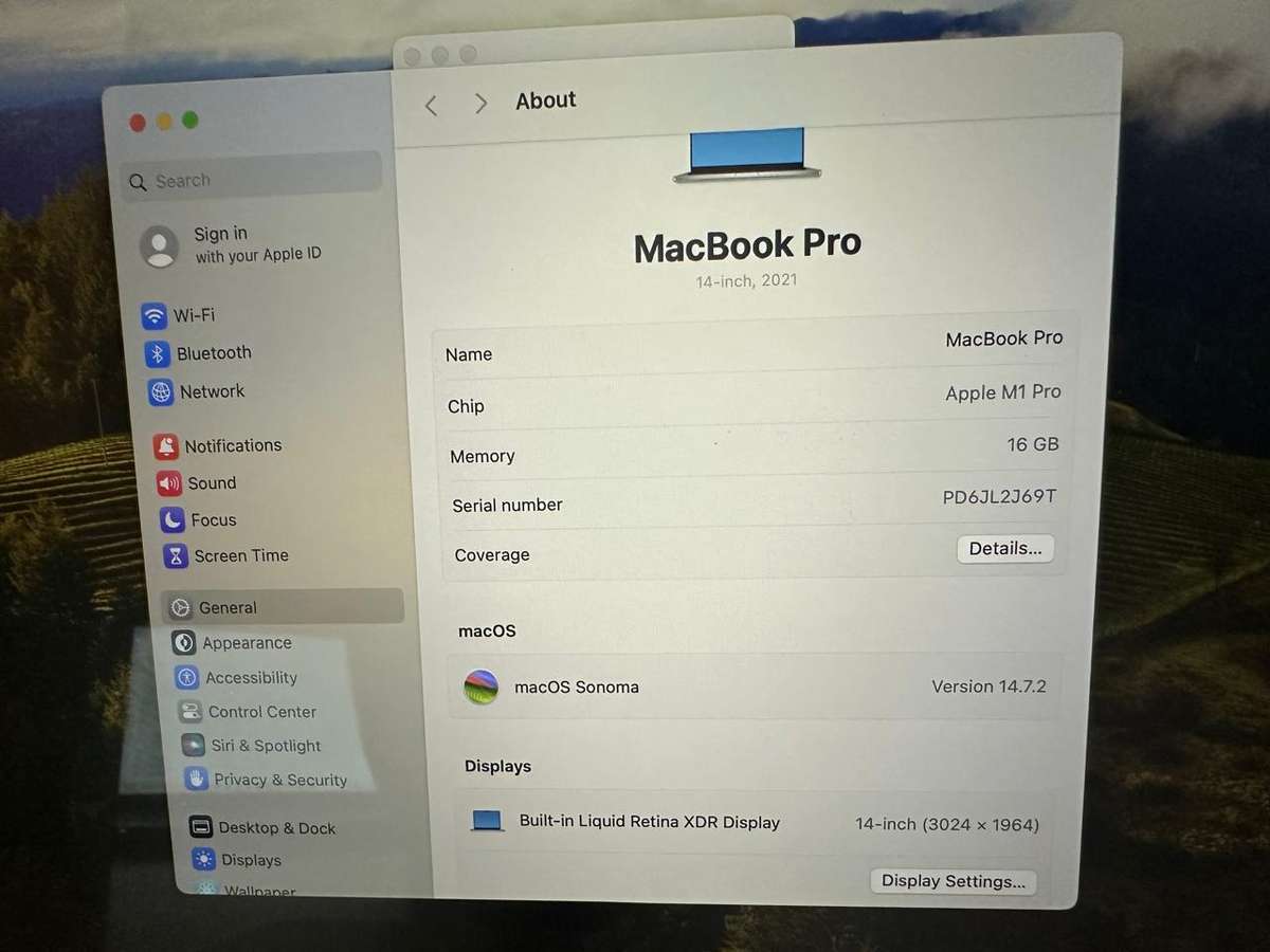 MacBook Pro 14 inch 2021 3.5GHz M1 Pro 16GB RAM 512GB SSD Space Grey Mint